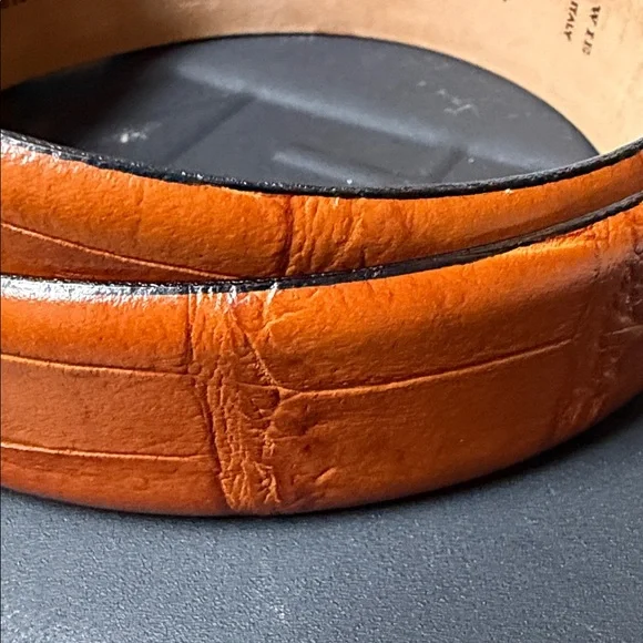 Tommy Bahama Tan Leather Crocodile Pattern Belt size 40 - Picture 5 of 6